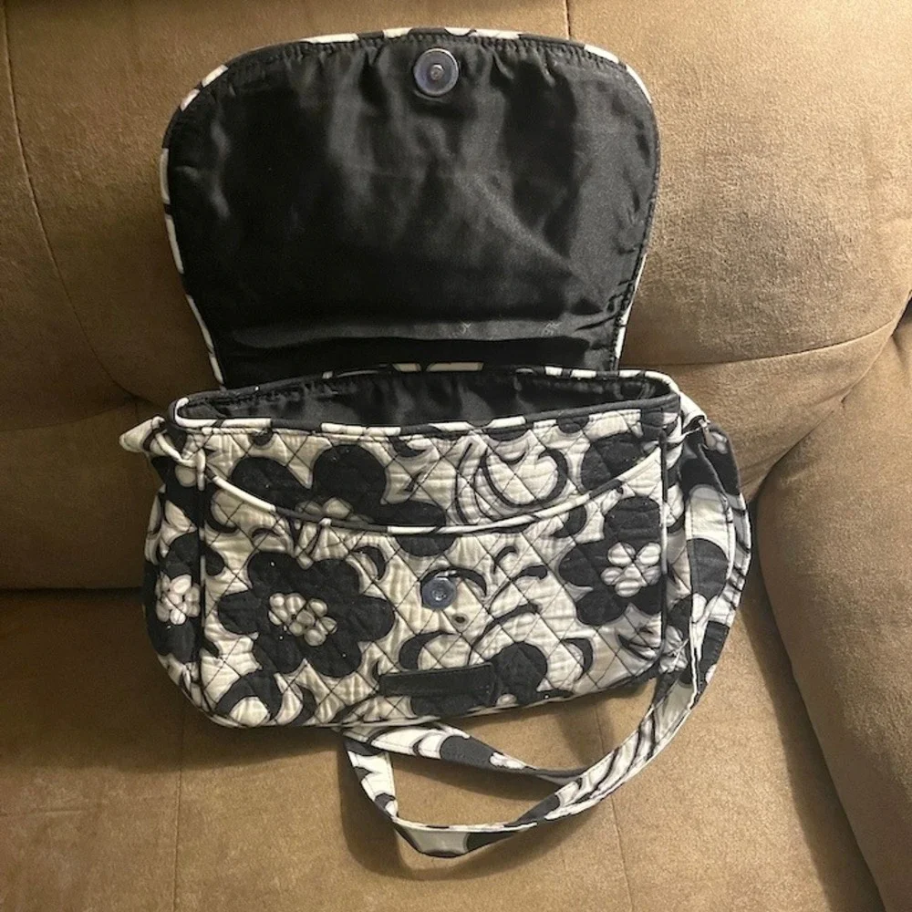 VERA BRADLEY Black‎ & White Shoulder Purse Bag Retired